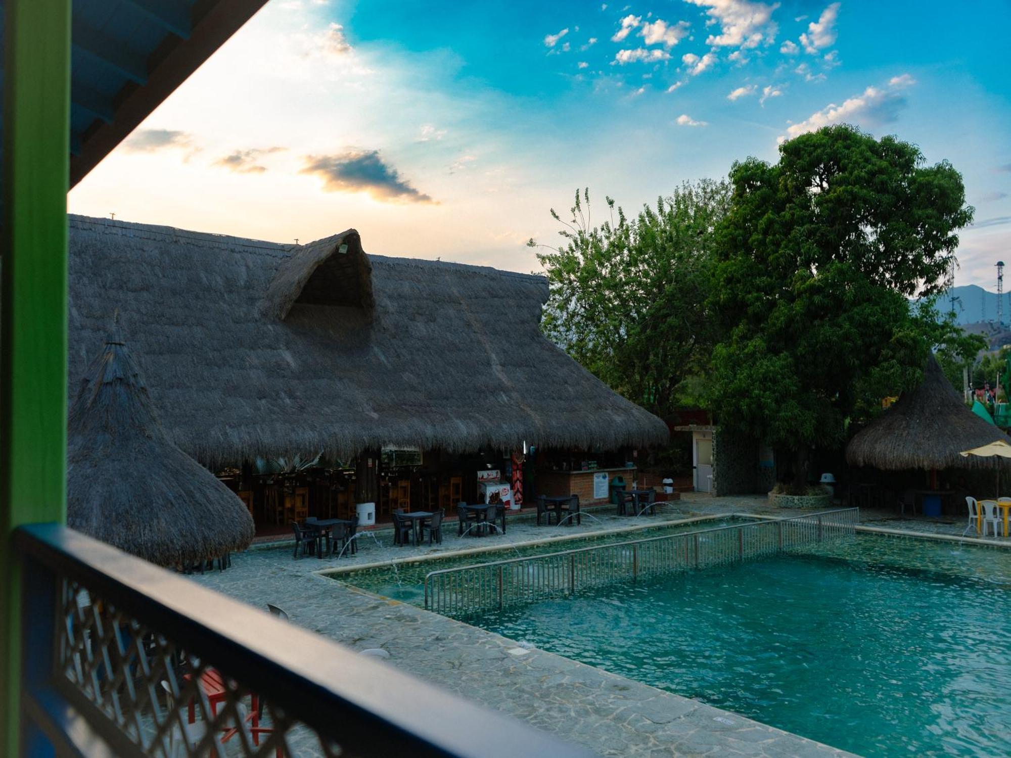 Hotel Acuarela Del Rio Santa Fe de Antioquia Kültér fotó